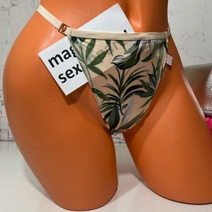 VS S M L VERY SEXY V LOGO STRING CUTOUT PANTY SMOOTH